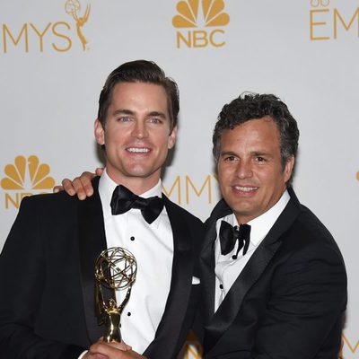 Matt Bomer y Mark Ruffalo con el Emmy 2014 de 'The Normal Heart'