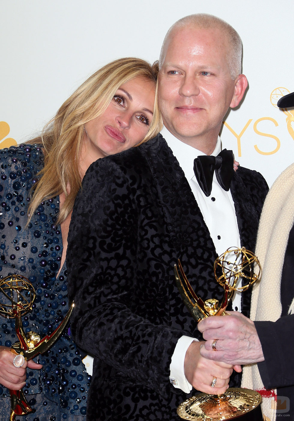 Julia Roberts y Ryan Murphy celebran el Emmy 2014 de 'The Normal Heart' a Mejor TV movie