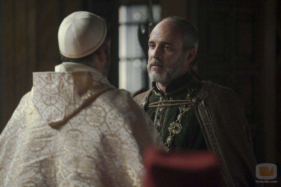 Fernando Guillén en una escena de 'Isabel'