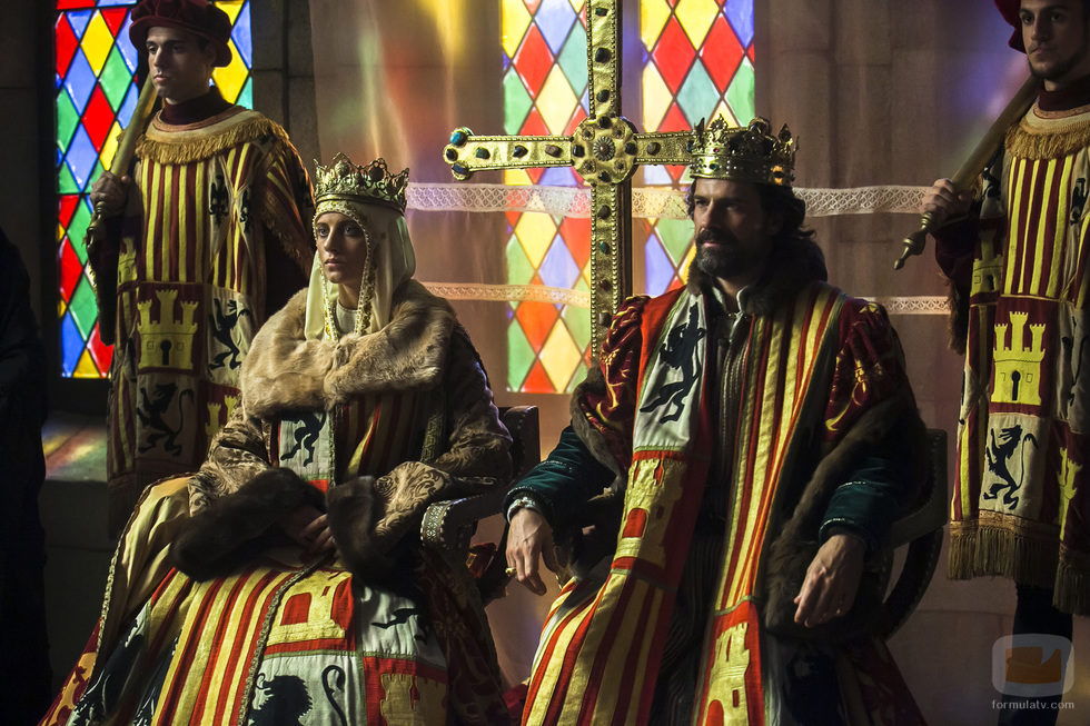 Los Reyes Católicos sentados en el trono