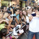 Frank Cuesta atiende a los fans en el FesTVal 2014