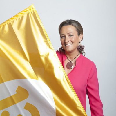 Isabel Durán estira la bandera de 13TV