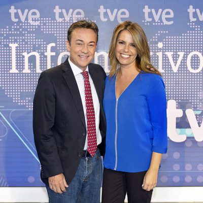Sergio Sauca y Pilar García Muñiz en los Telediarios de mediodía