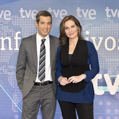 Oriol Nolis y Raquel Martínez en los Telediarios de TVE