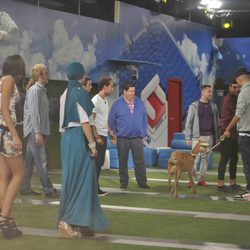 Los concursantes y la cabra de 'Gran Hermano 15'