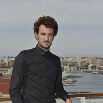 Miki Esparbé presenta 'Anclados' en un crucero