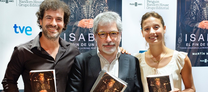 Rodolfo Sancho y Michelle Jenner en la presentación de "Isabel: el fin de un sueño