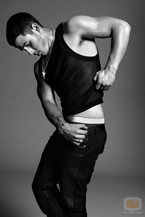 Nick Jonas enseña los calzoncillos en Flaunt