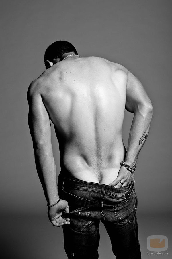 Nick Jonas enseña el culo
