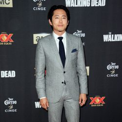 Steven Yeun en la première de la nueva temporada de 'The Walking Dead'