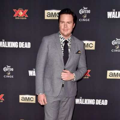 Josh McDermitt en el estreno de la nueva temporada de 'The Walking Dead'