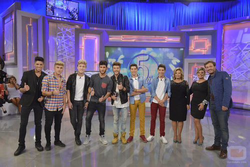 Auryn y Gemeliers junto con las Campos en el plató de '¡Qué tiempo tan feliz!'