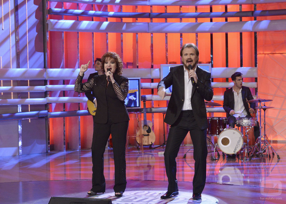Pimpinela visita el plató de '¡Qué tiempo tan feliz!'