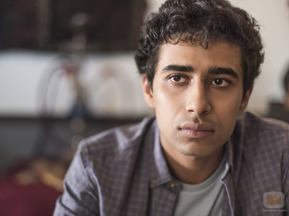 Suraj Sharma es Aayan Ibrahim en 'Homeland' 