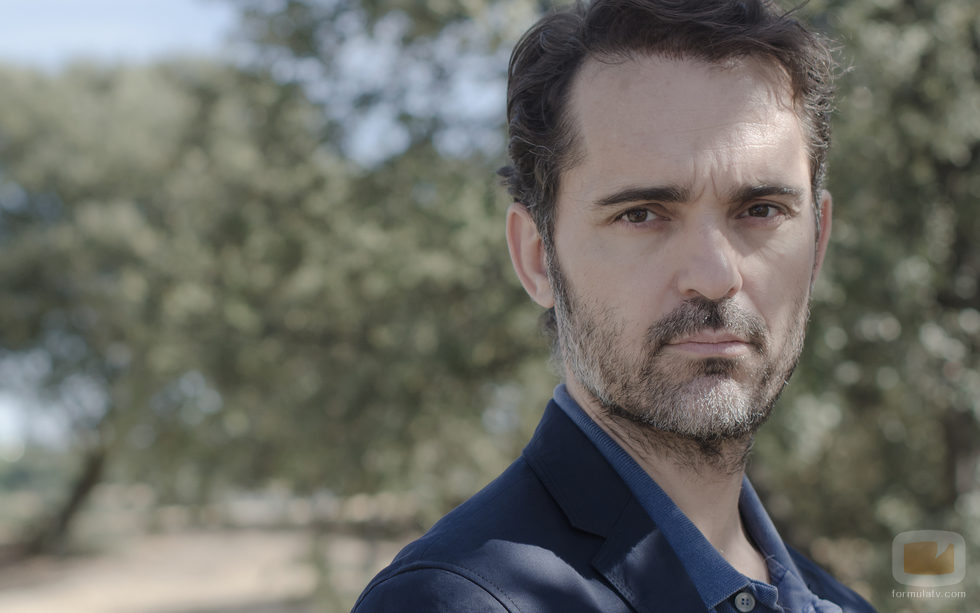Pedro Alonso es Roberto Vega en 'Bajo Sospecha'