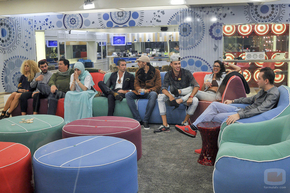 Los concursantes en el salón de 'Gran Hermano 15'