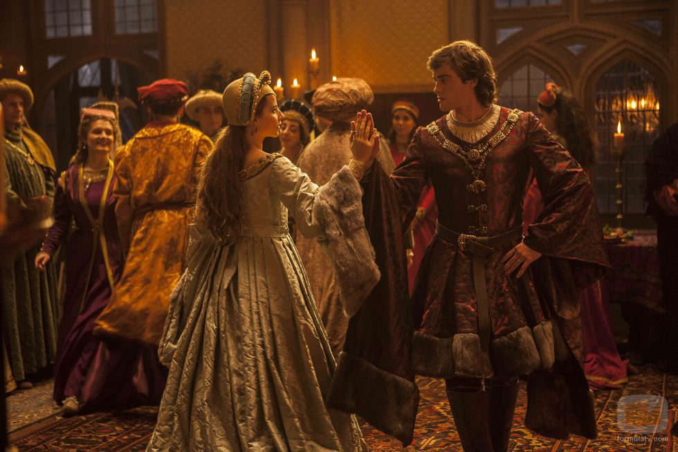 Los aristócratas protagonizan un baile de salón en 'Isabel'