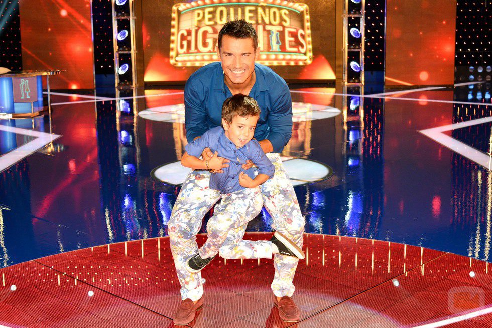 Iker Romero con Jesús Vázquez en 'Pequeños gigantes'