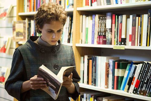 Aura Garrido en el rodaje de 'El Ministerio del Tiempo'