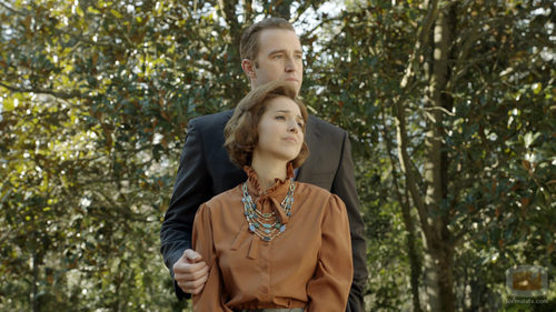 Cristina Brondo es Sofía de Grecia y Fernando Gil es Juan Carlos de Borbón de adulto en 'El rey'