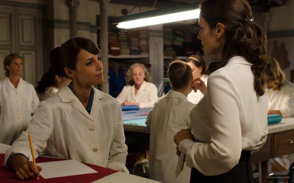 Aitana Sánchez-Gijón y Paula Echevarría en 'Velvet'