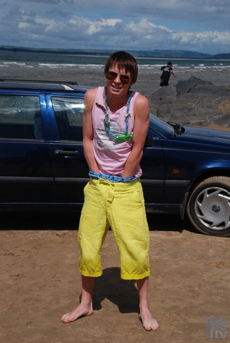 Joseph Dempsie posando como Chris Miles en 'Skins'