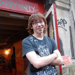 Mike Bailey se mete en la piel de Sid Jenkins en 'Skins'