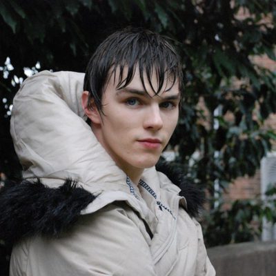Nicholas Hoult interpreta a Tony Stonem en 'Skins'