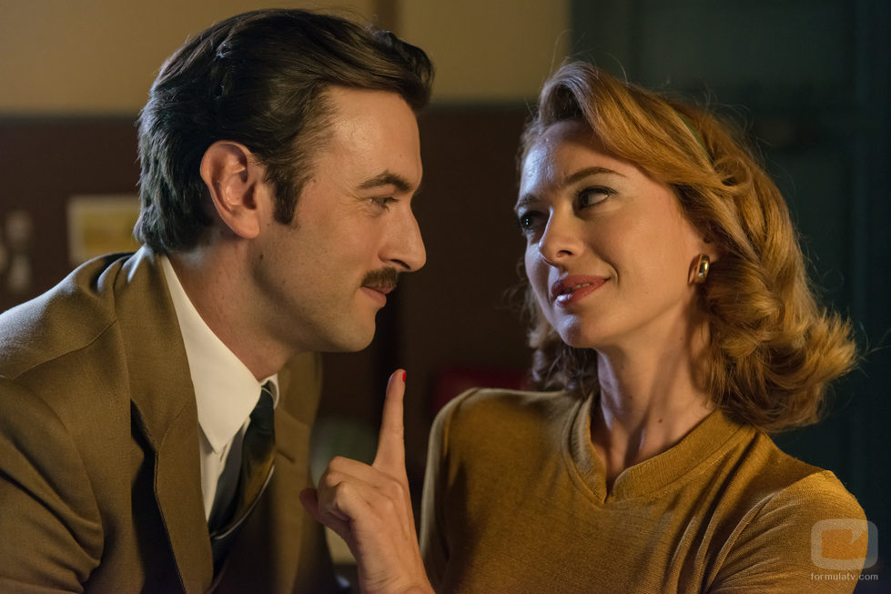 Mateo y Clara en el 2x03 de 'Velvet'