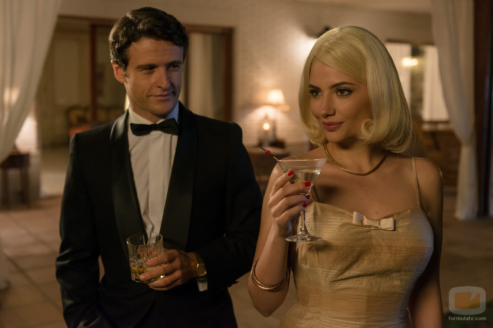 Diego Martín y Miriam Giovanelli en el 2x03 de 'Velvet'