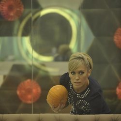 La presentadora Luján Argüelles visita la casa de 'GH 15'