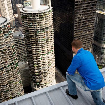 Nik Wallenda observa su próximo reto