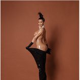 Kim Kardashian presume de trasero mientras se desnuda