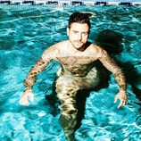 Pascual Fernández se baña desnudo en una sauna gay