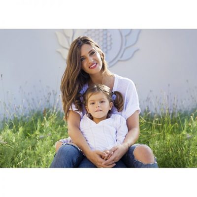 Sara Carbonero posa para el calendario 2015 del Hospital de San Rafael