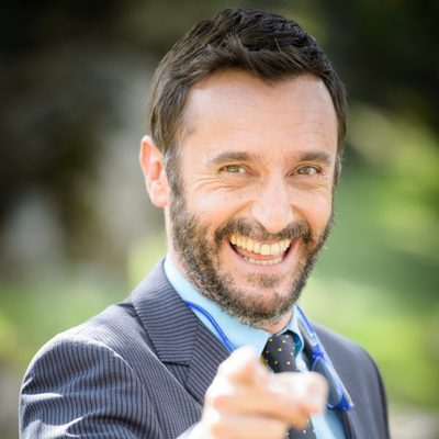Carlos Chamarro es Enrique en 'Algo que celebrar'