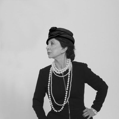 Karmele posa como Coco Chanel para la 'Sálvame Fashion Week'
