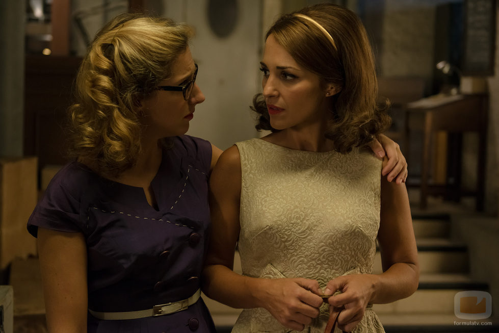 Ana y Rita se miran en 'Velvet'