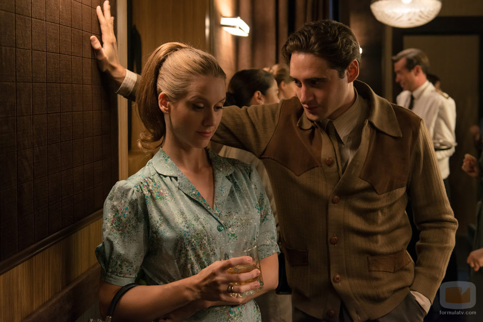 Jonás y Luisa en 'Velvet'
