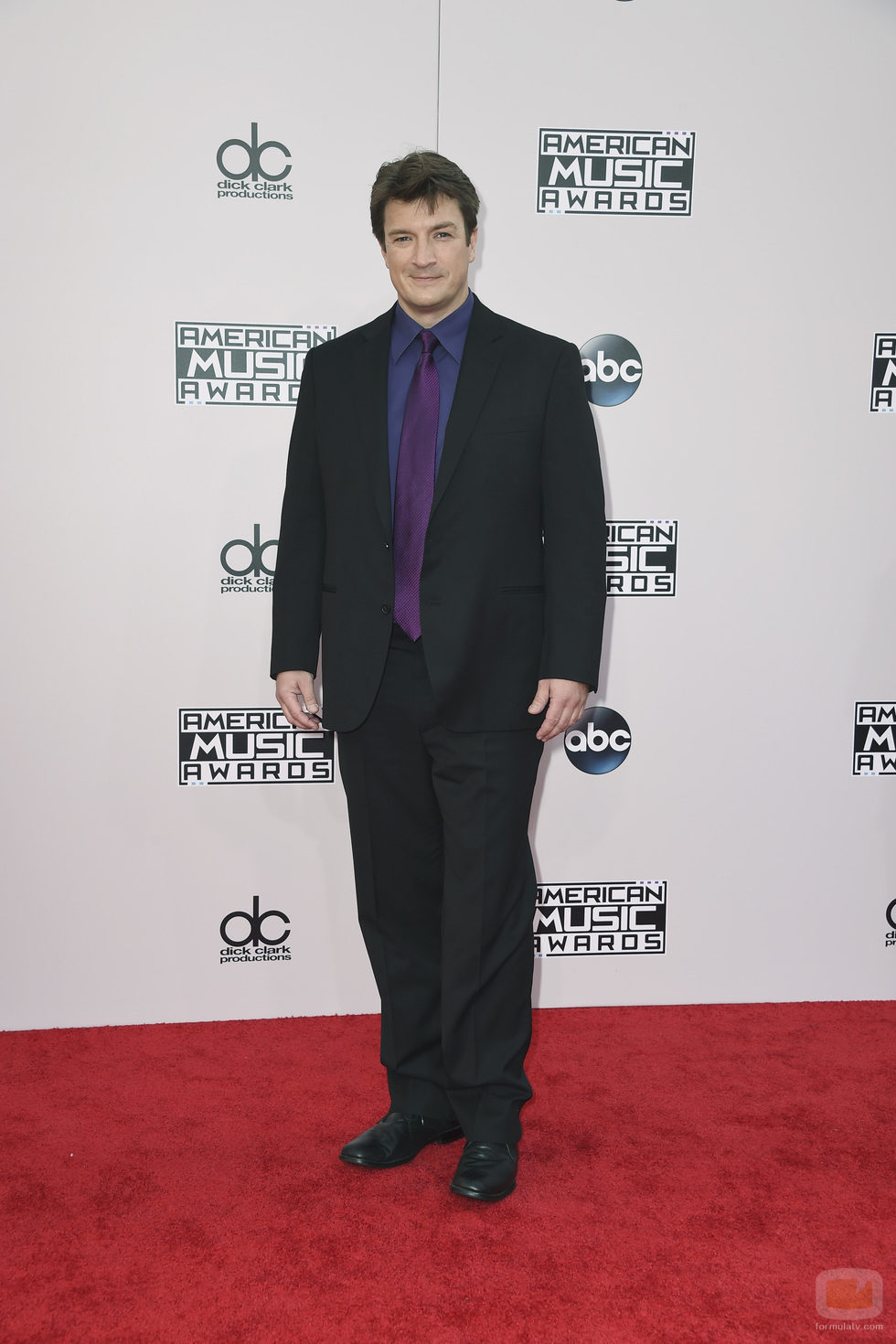 Nathan Fillion en los American Music Awards 2014
