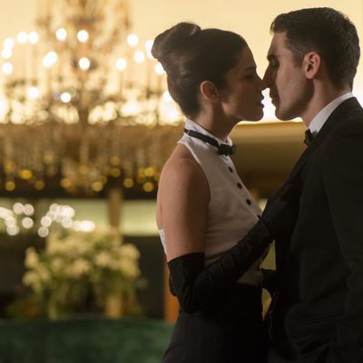 Juana Acosta y Miguel Ángel Silvestre en 'Velvet'