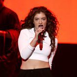Lorde en los American Music Awards 2014