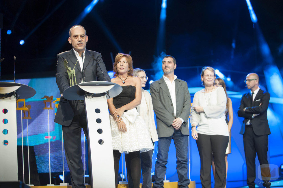 El equipo de 'En portada' recibe el Premio Ondas 2014