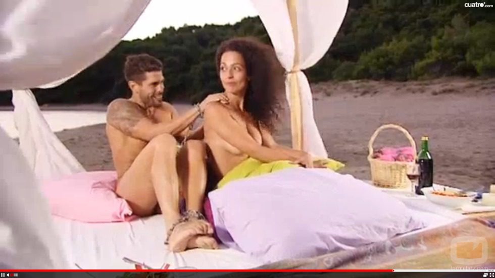 Paco da un masaje a Rachel en 'Adán y Eva'