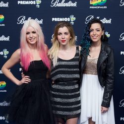 Sweet California en el photocall de los Premios 40 Principales 2014 