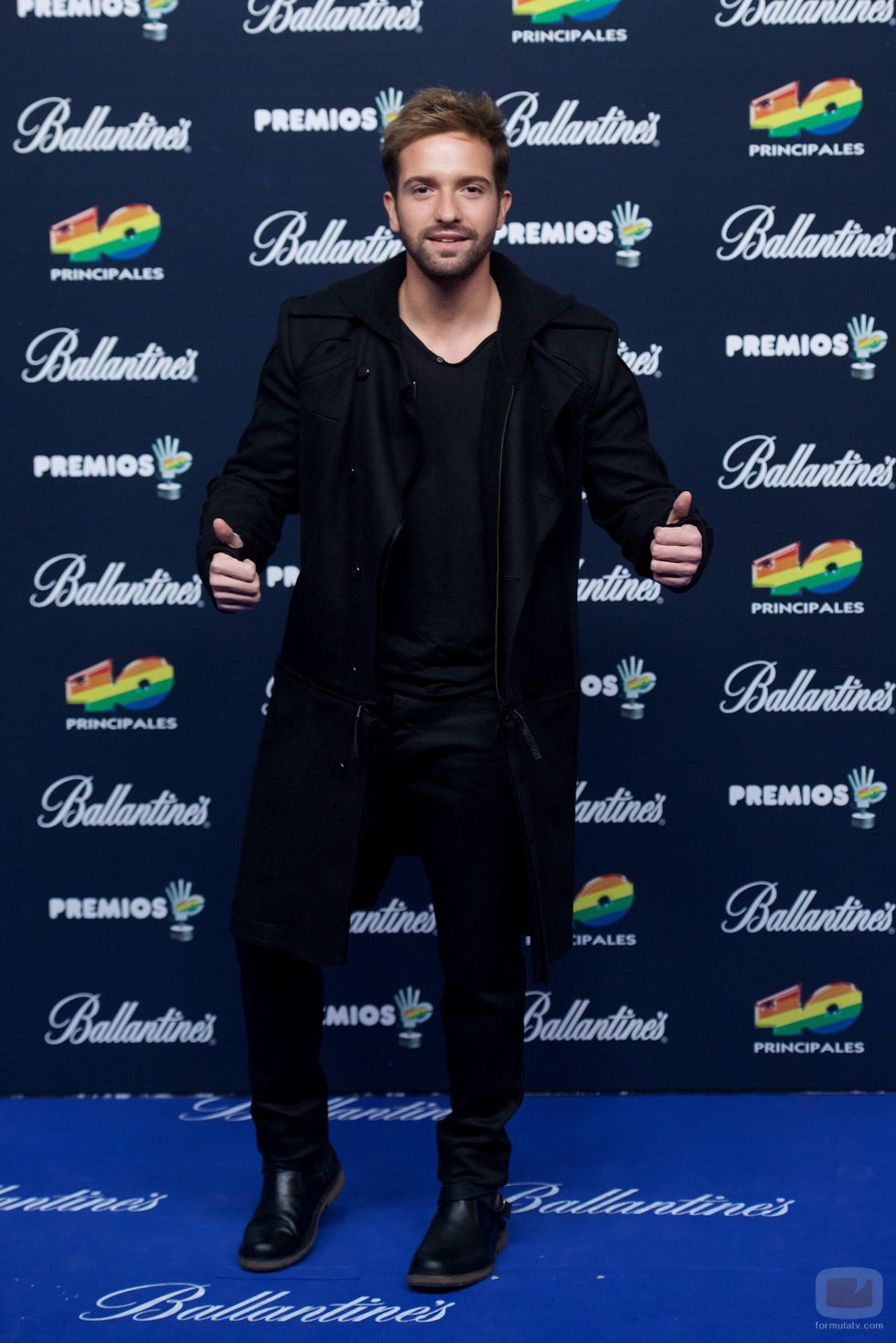 Pablo Alborán en el photocall de los Premios 40 principales