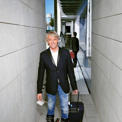 Jesús Calleja billete en mano