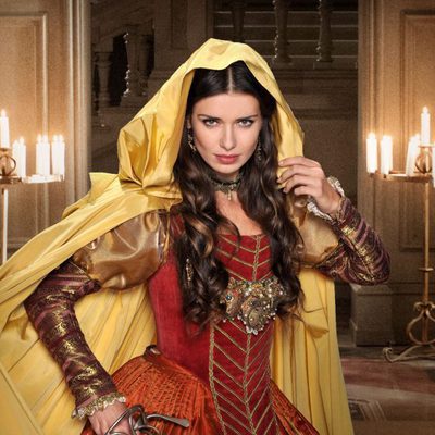 Natasha Yarovenko encarna el papel de la poderosa María de Castro