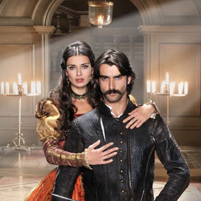 Aitor Luna y Natasha Yarovenko en 'Las aventuras del capitán Alatriste'