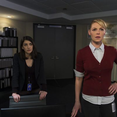 Katherine Heigl y Sheila Vand en 'Asuntos de Estado'
